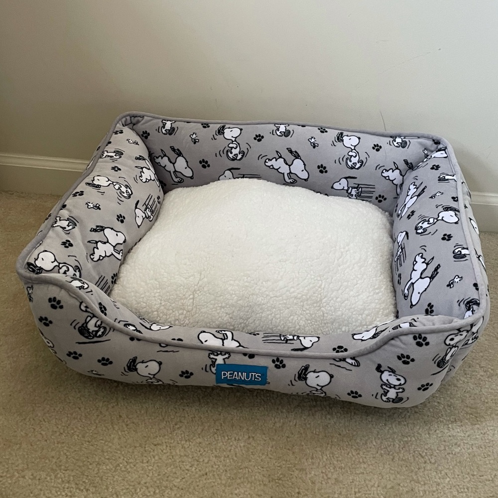 Peanuts snoopy gray dog bed - Picture 1 of 2
